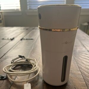 Life Science Essential Oil Car Diffuser Humidifier for Car Cup Holder